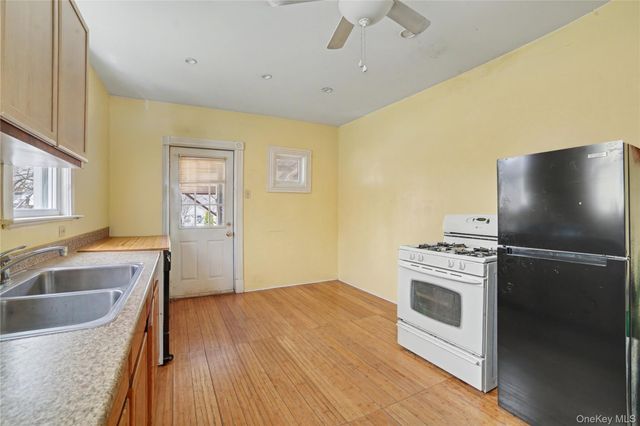 77 Robertson Avenue, White Plains, NY 10606