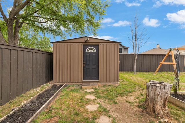 317 Benton Drive, Roanoke, TX 76262