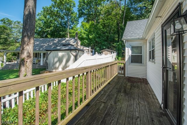 65 Kraft Pl, Ringwood Boro, NJ 07456