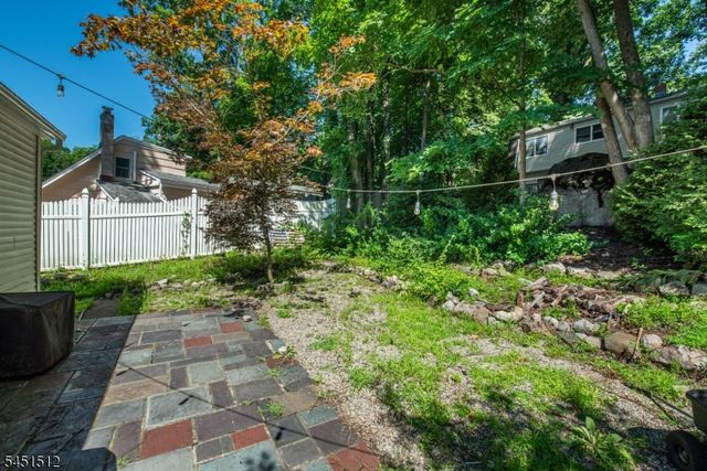 65 Kraft Pl, Ringwood Boro, NJ 07456