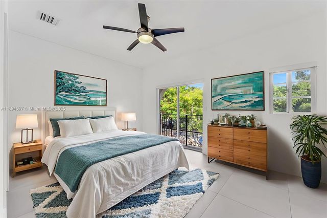 2924 Bridgeport Ave, Miami, FL 33133