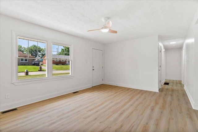 436 Peachtree Road, Lexington, KY 40509