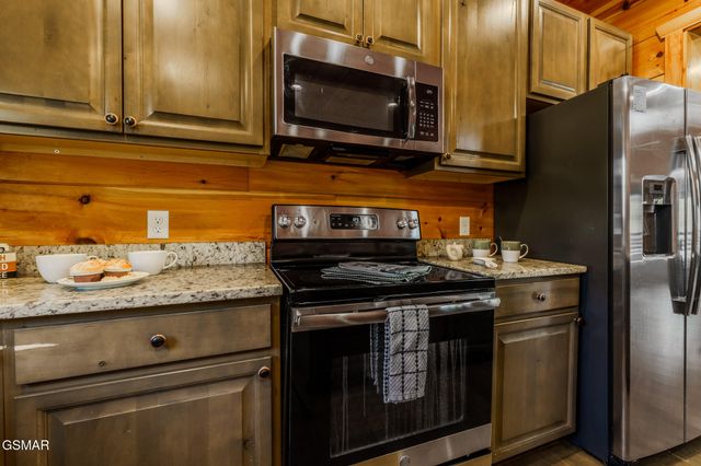1116 Greenbriar Village Lane, Gatlinburg, TN 37738
