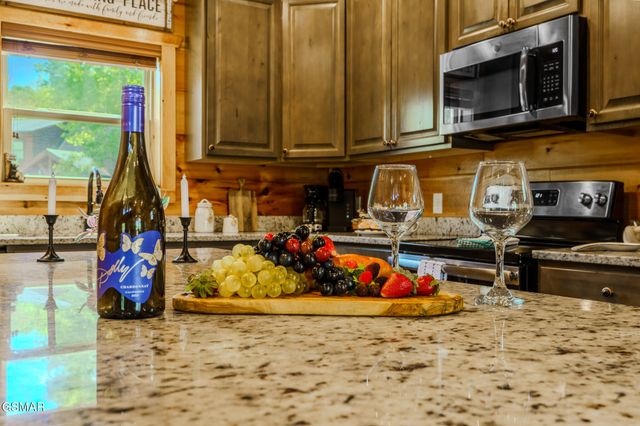 1116 Greenbriar Village Lane, Gatlinburg, TN 37738