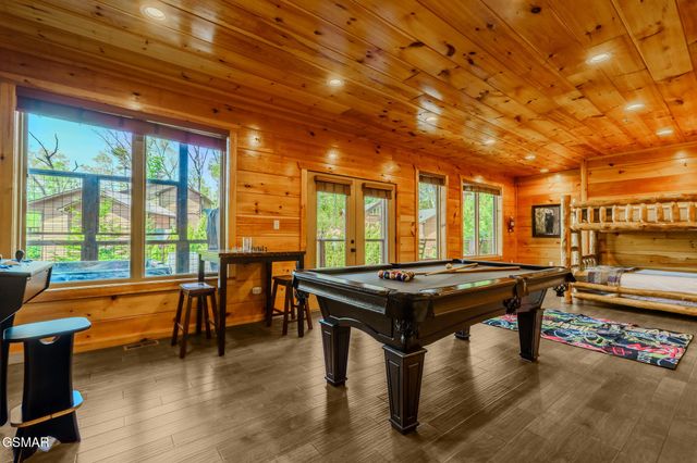 1116 Greenbriar Village Lane, Gatlinburg, TN 37738