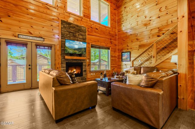 1116 Greenbriar Village Lane, Gatlinburg, TN 37738