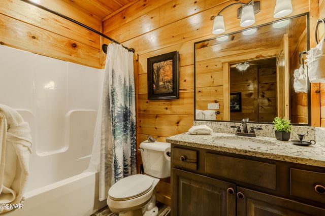 1116 Greenbriar Village Lane, Gatlinburg, TN 37738