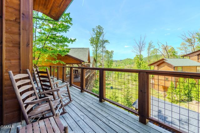 1116 Greenbriar Village Lane, Gatlinburg, TN 37738