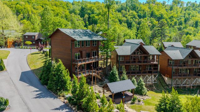 1116 Greenbriar Village Lane, Gatlinburg, TN 37738