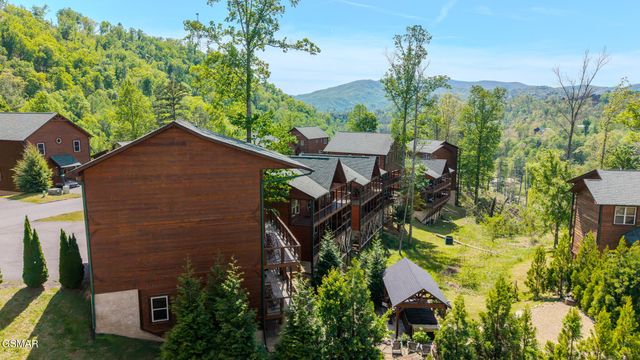 1116 Greenbriar Village Lane, Gatlinburg, TN 37738
