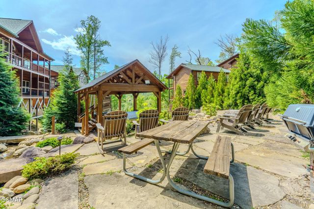 1116 Greenbriar Village Lane, Gatlinburg, TN 37738