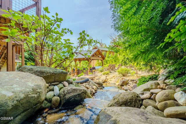 1116 Greenbriar Village Lane, Gatlinburg, TN 37738