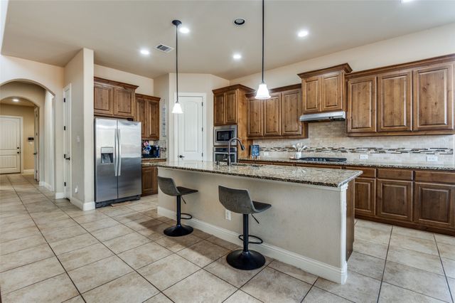 6815 Sunshade Lane, Dallas, TX 75236