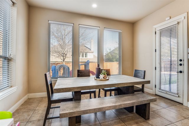 6815 Sunshade Lane, Dallas, TX 75236