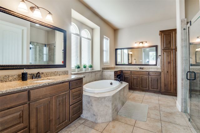 6815 Sunshade Lane, Dallas, TX 75236