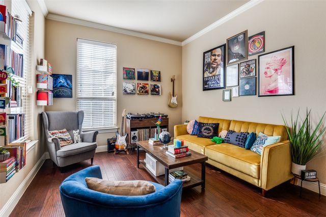 6815 Sunshade Lane, Dallas, TX 75236