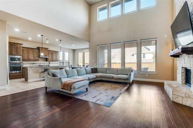 6815 Sunshade Lane, Dallas, TX 75236