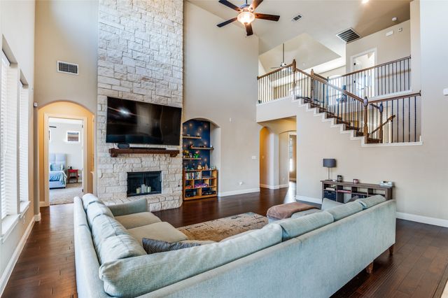 6815 Sunshade Lane, Dallas, TX 75236