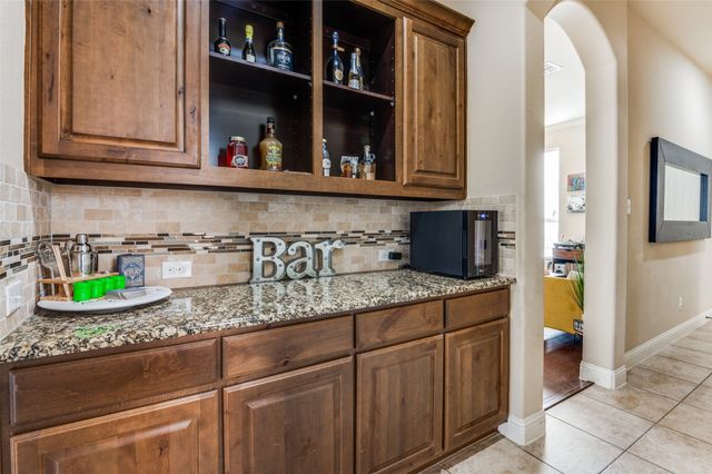 6815 Sunshade Lane, Dallas, TX 75236