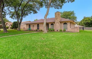 809 Monique, Cedar Hill, TX 75104