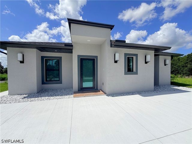 7655 7th PL, Labelle, FL 33935