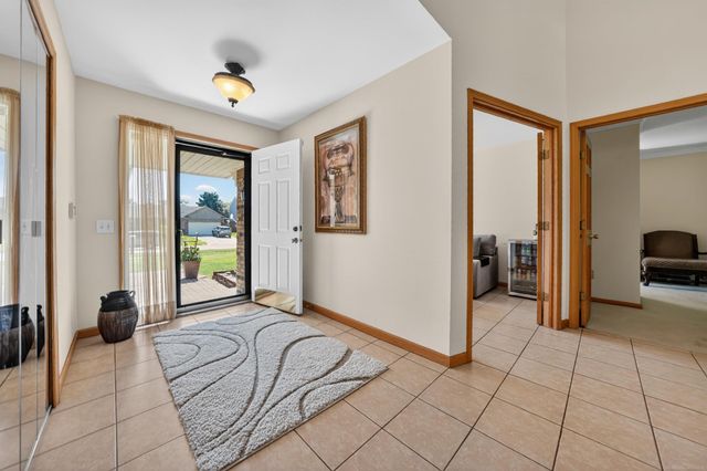 40219 Denbigh Drive, Sterling Heights, MI 48310