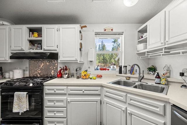 8012 Scotia Rd, Newport, WA 99156