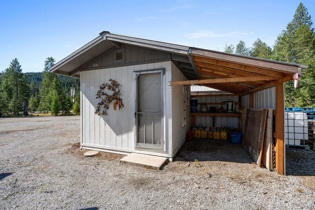 8012 Scotia Rd, Newport, WA 99156
