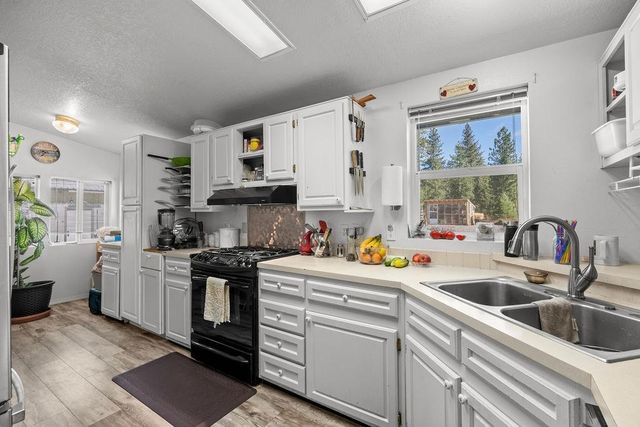 8012 Scotia Rd, Newport, WA 99156
