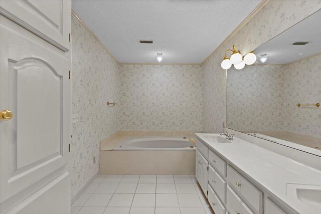 228 Broad, Headland, AL 36345