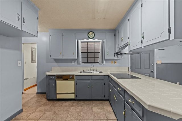 228 Broad, Headland, AL 36345