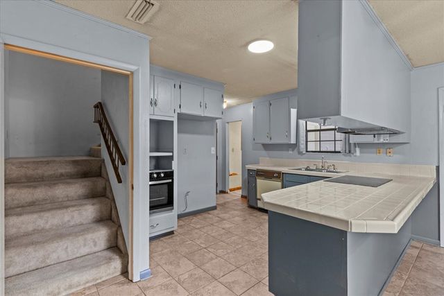 228 Broad, Headland, AL 36345