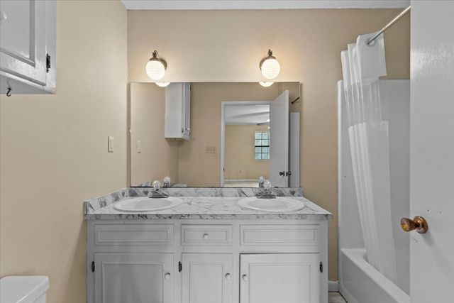 228 Broad, Headland, AL 36345