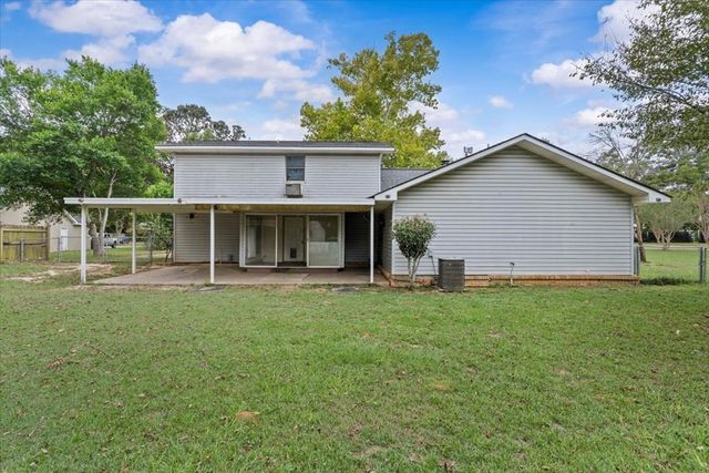 228 Broad, Headland, AL 36345
