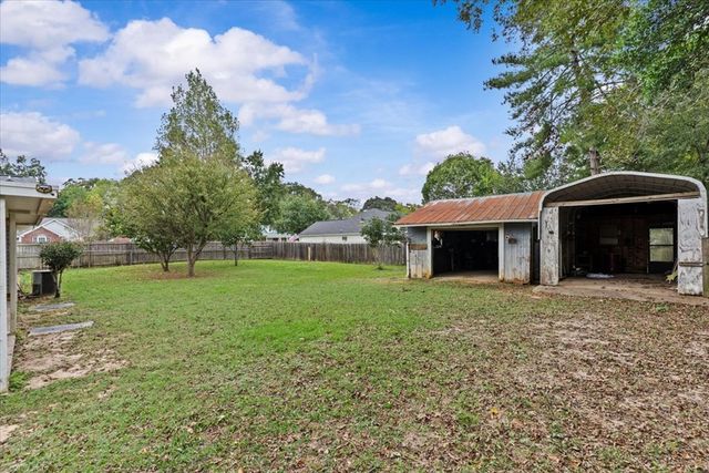 228 Broad, Headland, AL 36345