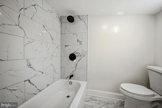 4 LOWER GREENBRIAR RD, Wilmington, DE 19810