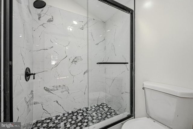 4 LOWER GREENBRIAR RD, Wilmington, DE 19810