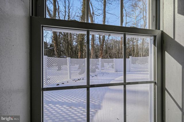 4 LOWER GREENBRIAR RD, Wilmington, DE 19810