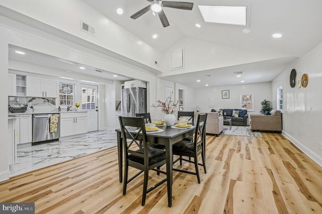 4 LOWER GREENBRIAR RD, Wilmington, DE 19810