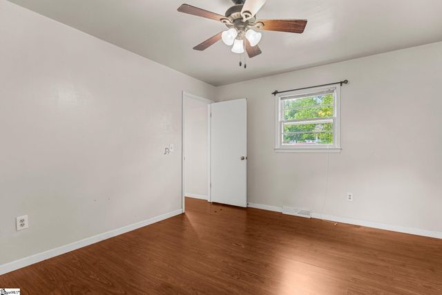 111 Faunawood Drive, Simpsonville, SC 29680
