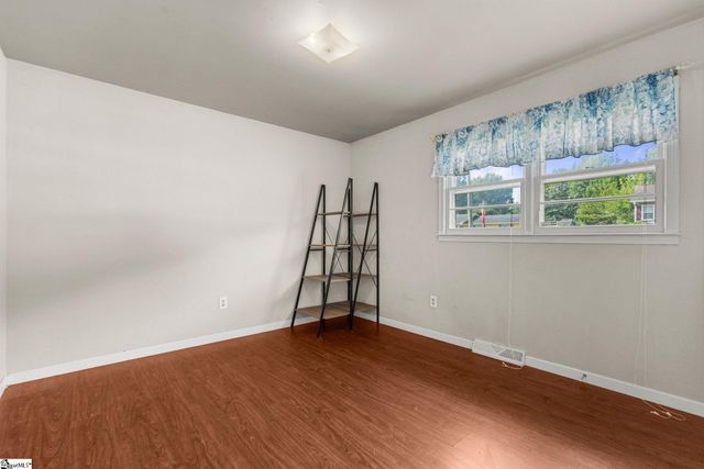111 Faunawood Drive, Simpsonville, SC 29680