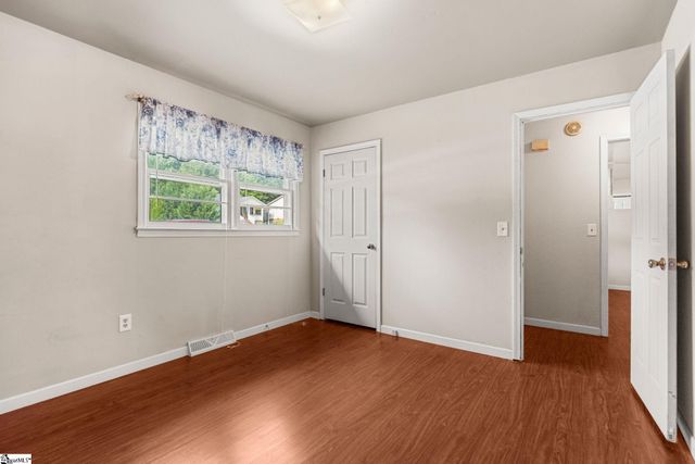 111 Faunawood Drive, Simpsonville, SC 29680