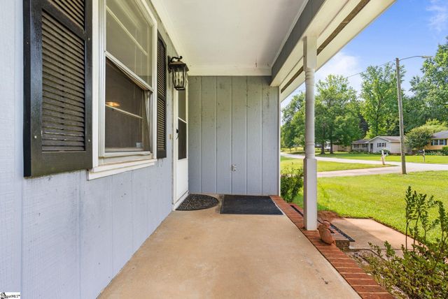 111 Faunawood Drive, Simpsonville, SC 29680