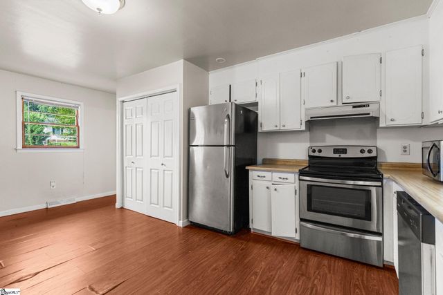 111 Faunawood Drive, Simpsonville, SC 29680