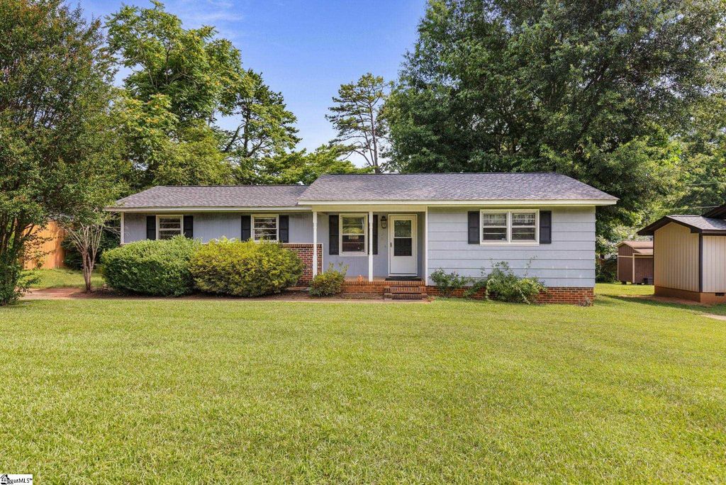 111 Faunawood Drive, Simpsonville, SC 29680