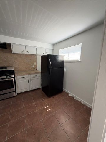 4353 Brinkley Street 5, Houston, TX 77051