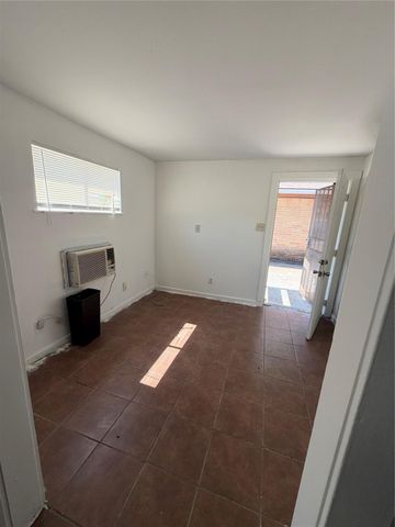 4353 Brinkley Street 5, Houston, TX 77051