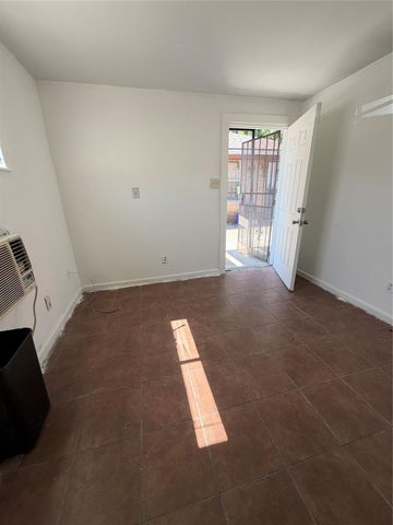4353 Brinkley Street 5, Houston, TX 77051
