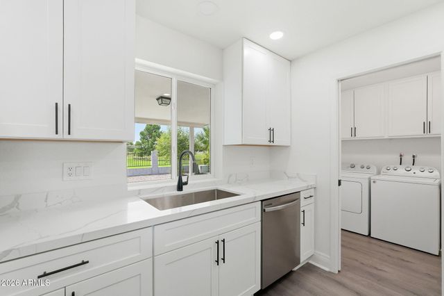 4039 E CATALINA Circle, Mesa, AZ 85206
