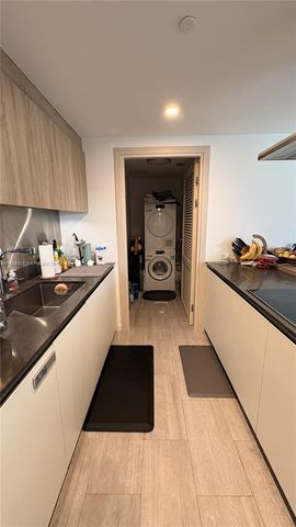 1000 Brickell Plz 4009, Miami, FL 33131